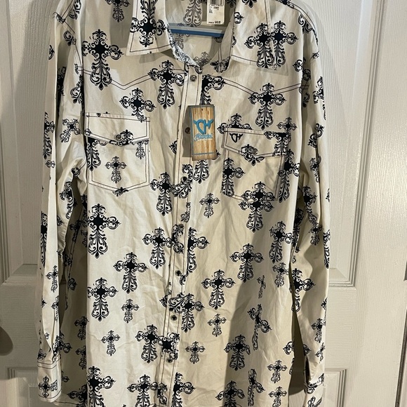 Women's Button Down Shirt with Black Pattern - Picture 2 of 8